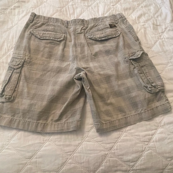 IZOD - Picture 2 of 2